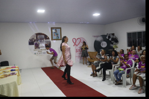 Comemoração animada no Dia do Idoso